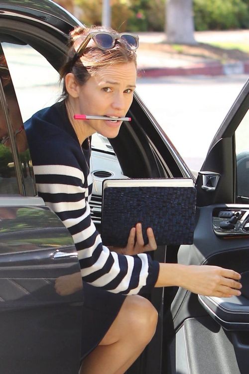 Jennifer Garner Out and about in Los Angeles