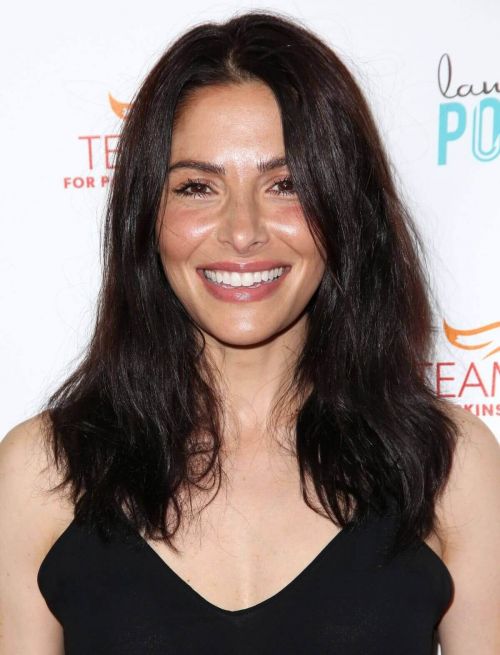 Sarah Shahi At Raising The Bar To End Parkinson