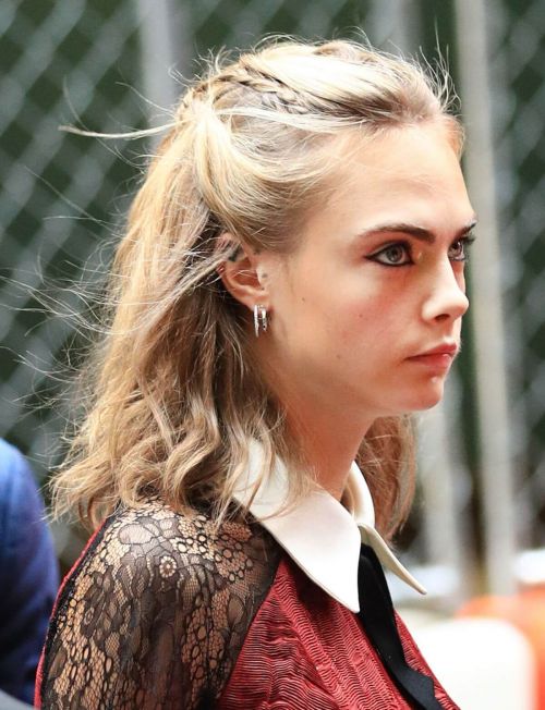 Cara Delevingne Arrives At Good Morning America Studio In New York 2