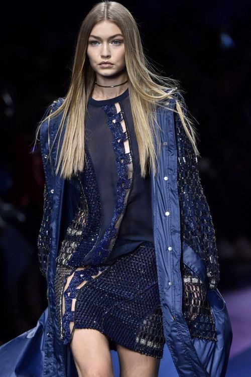 American Model Gigi Hadid at Versace Fashion Show in Milan 8