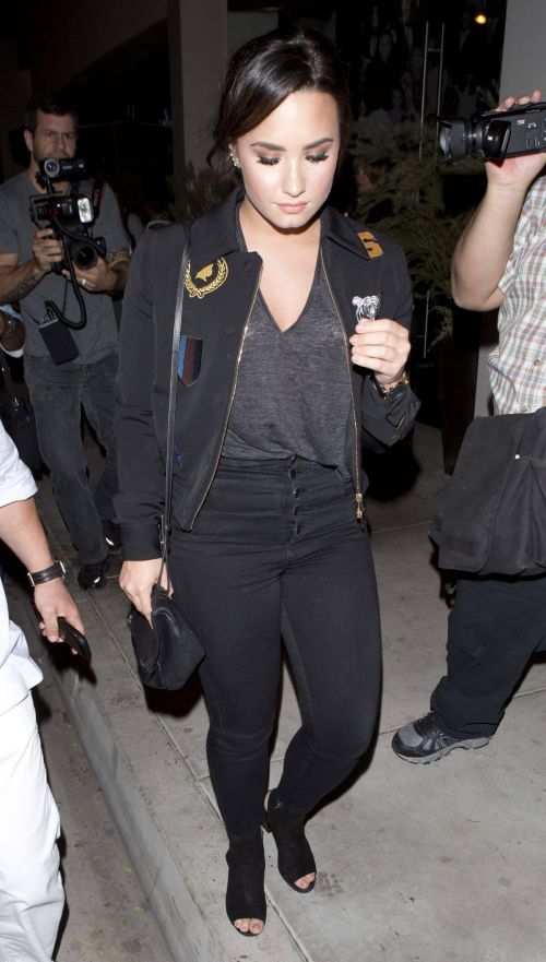 Demi Lovato Stills Arrives at Catch Restaurant in West Hollywood 11