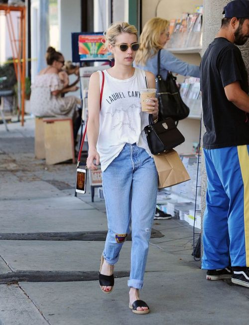 Emma Roberts Stills Out and About in Los Angeles 8