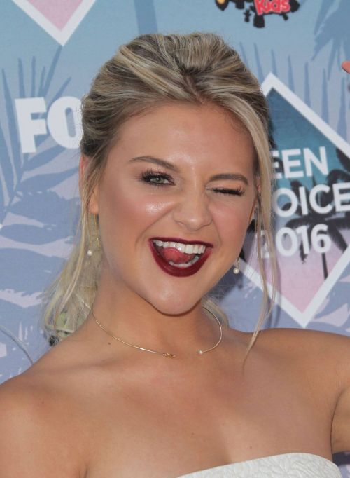 Kelsea Ballerini at Teen Choice Awards 2016 in Inglewood 10