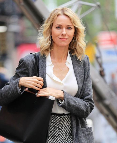 Naomi Watts Stills on the 