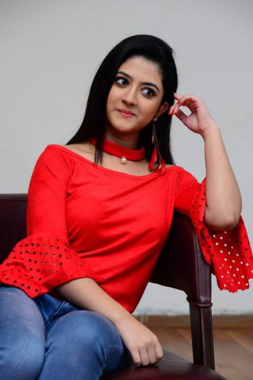 Shriya Sharma at Nirmala Convent Movie Interview Photos 9