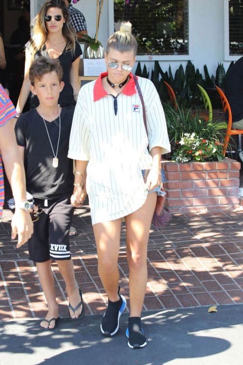 Sofia Richie Leaving Mauro