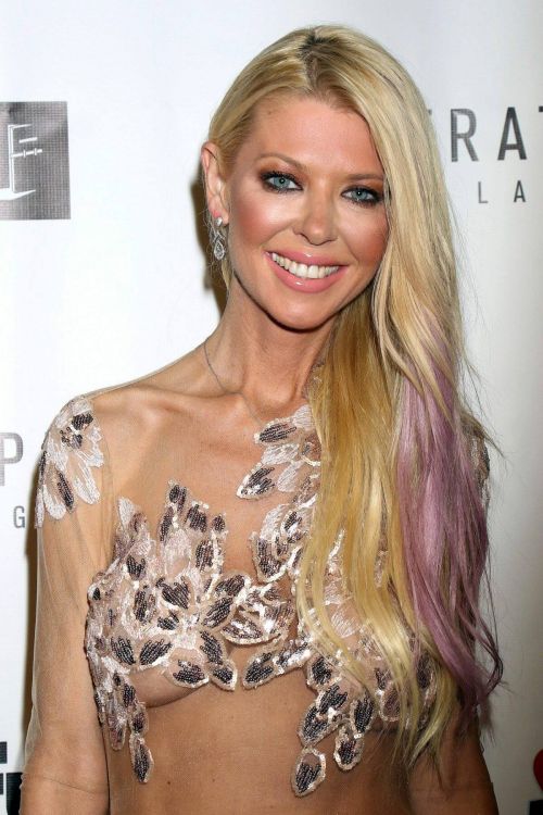 Tara Reid at Sharknado the 4th Awakens Premiere in Las Vegas 1