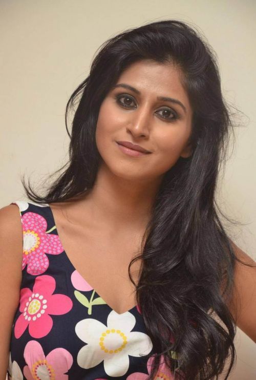 Shamili Sounderajan Hot Photoshoot in Floral Skirt 13