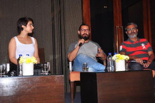 Aamir Khan Dangal Movie Press Meet Photos 9