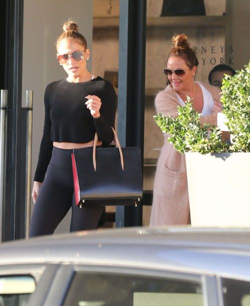 Jennifer Lopez and Leah Remini Shopping at Barneys New York Beverly Hills 1