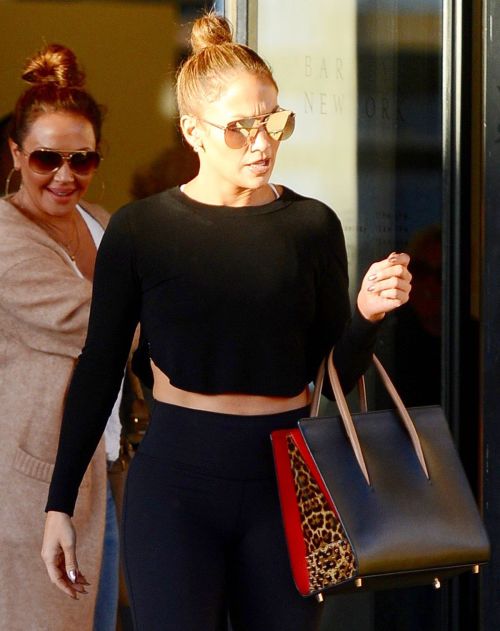 Jennifer Lopez and Leah Remini Shopping at Barneys New York Beverly Hills 5