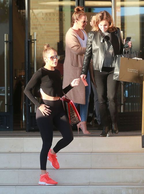 Jennifer Lopez and Leah Remini Shopping at Barneys New York Beverly Hills 11