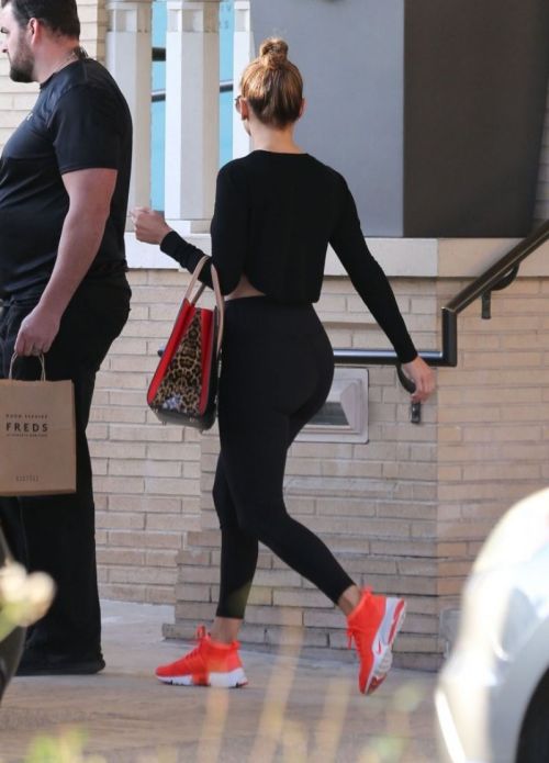 Jennifer Lopez Out Shopping in Beverly Hills Photos 2