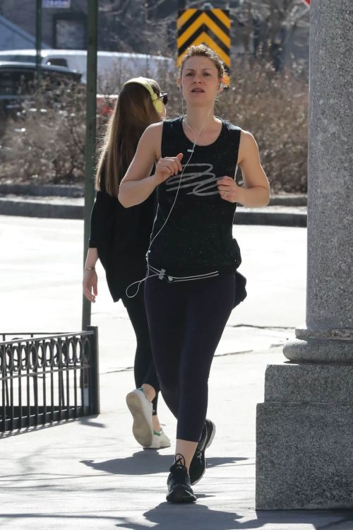 Claire Danes Stills Out Jogging in New York 6