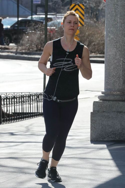 Claire Danes Stills Out Jogging in New York 12