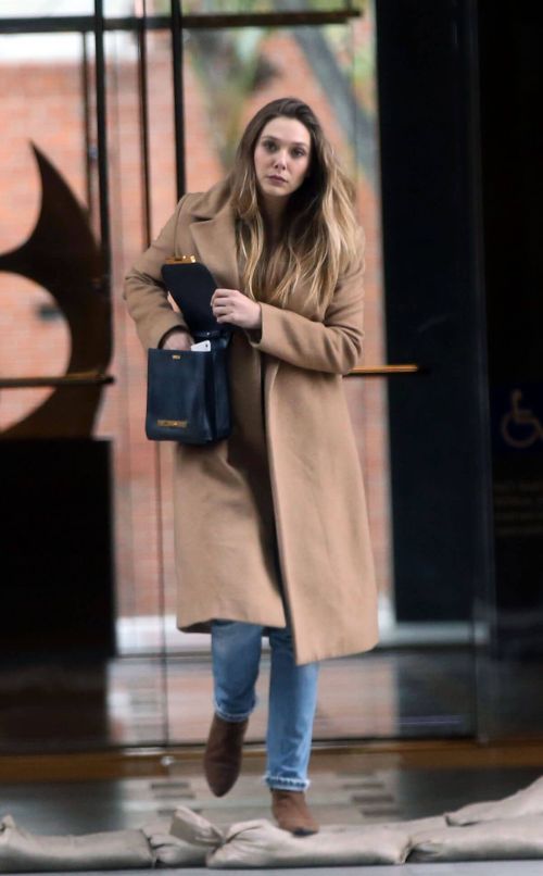 Elizabeth Olsen Stills Out and About in Los Angeles 2