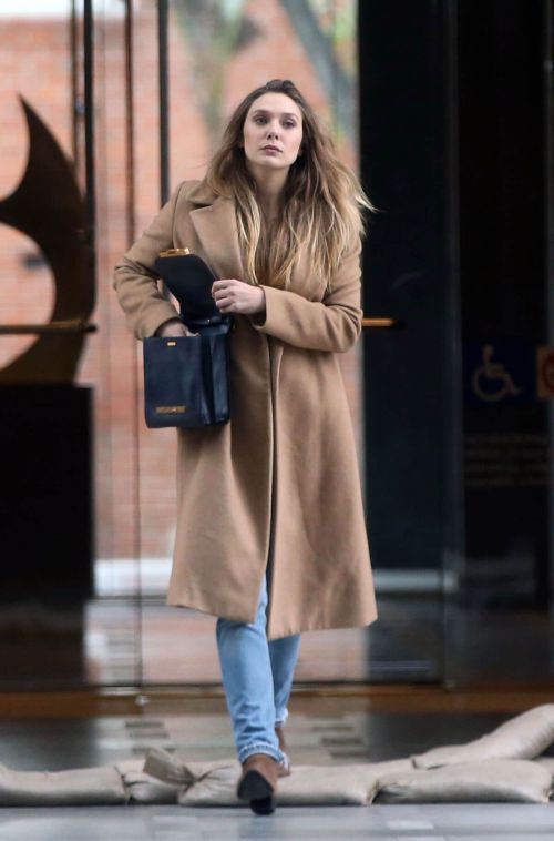 Elizabeth Olsen Stills Out and About in Los Angeles 4