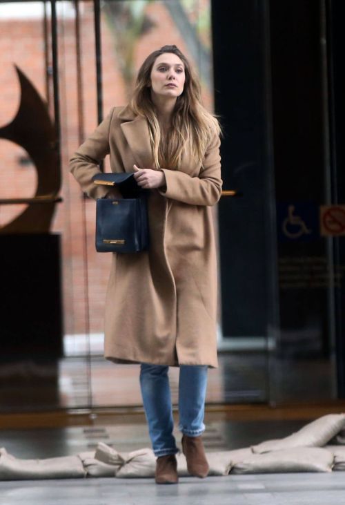 Elizabeth Olsen Stills Out and About in Los Angeles 5