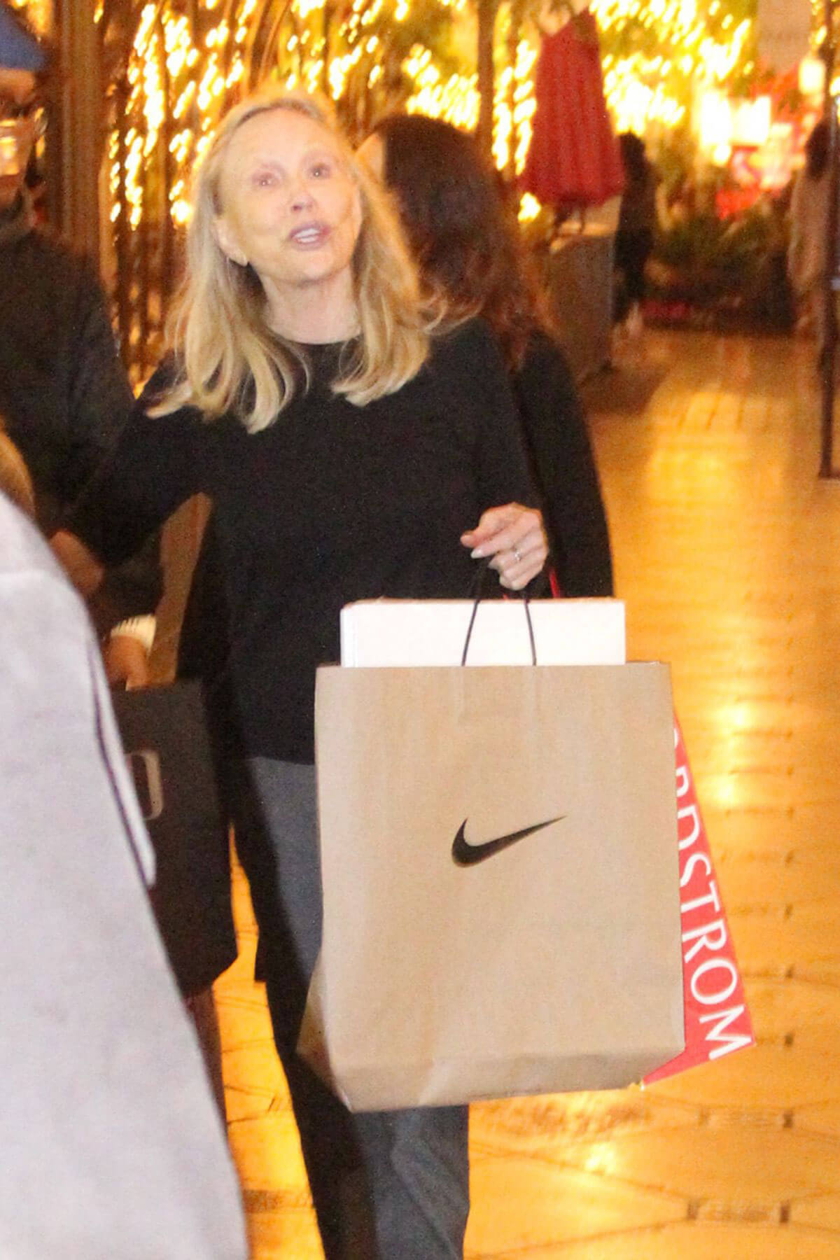 Faye Dunaway Out For Shopping In Los Angeles