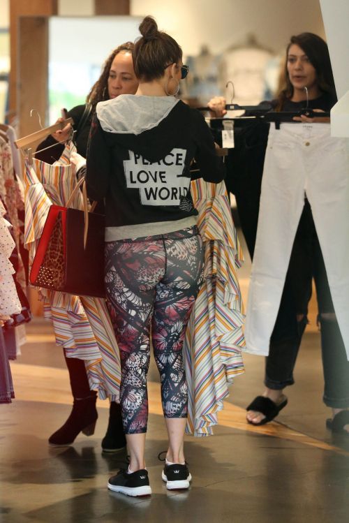 Jennifer Lopez Shopping in Beverly Hills 6