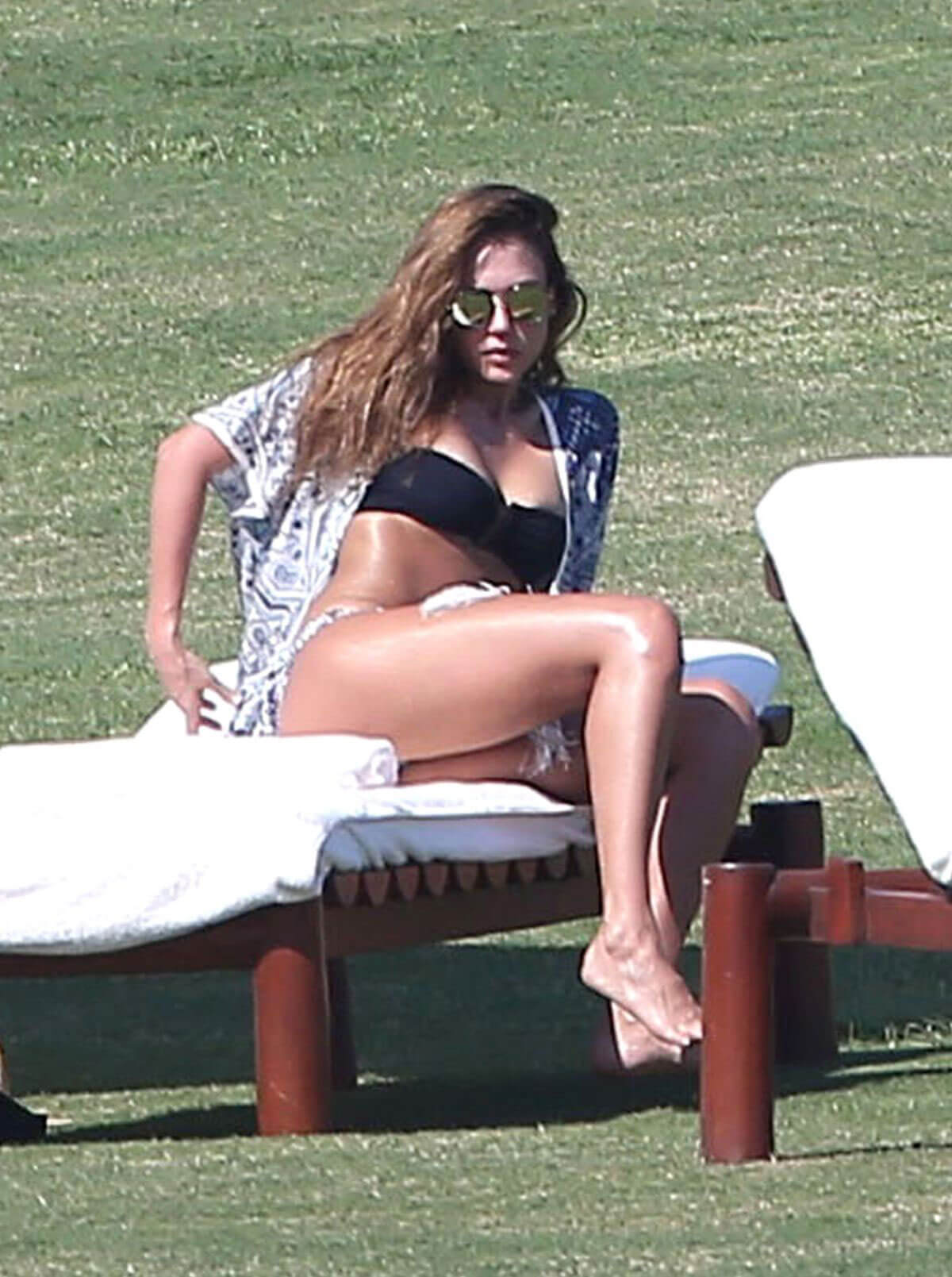 Jessica Alba in Bikini Sunbathing in Los Cabos