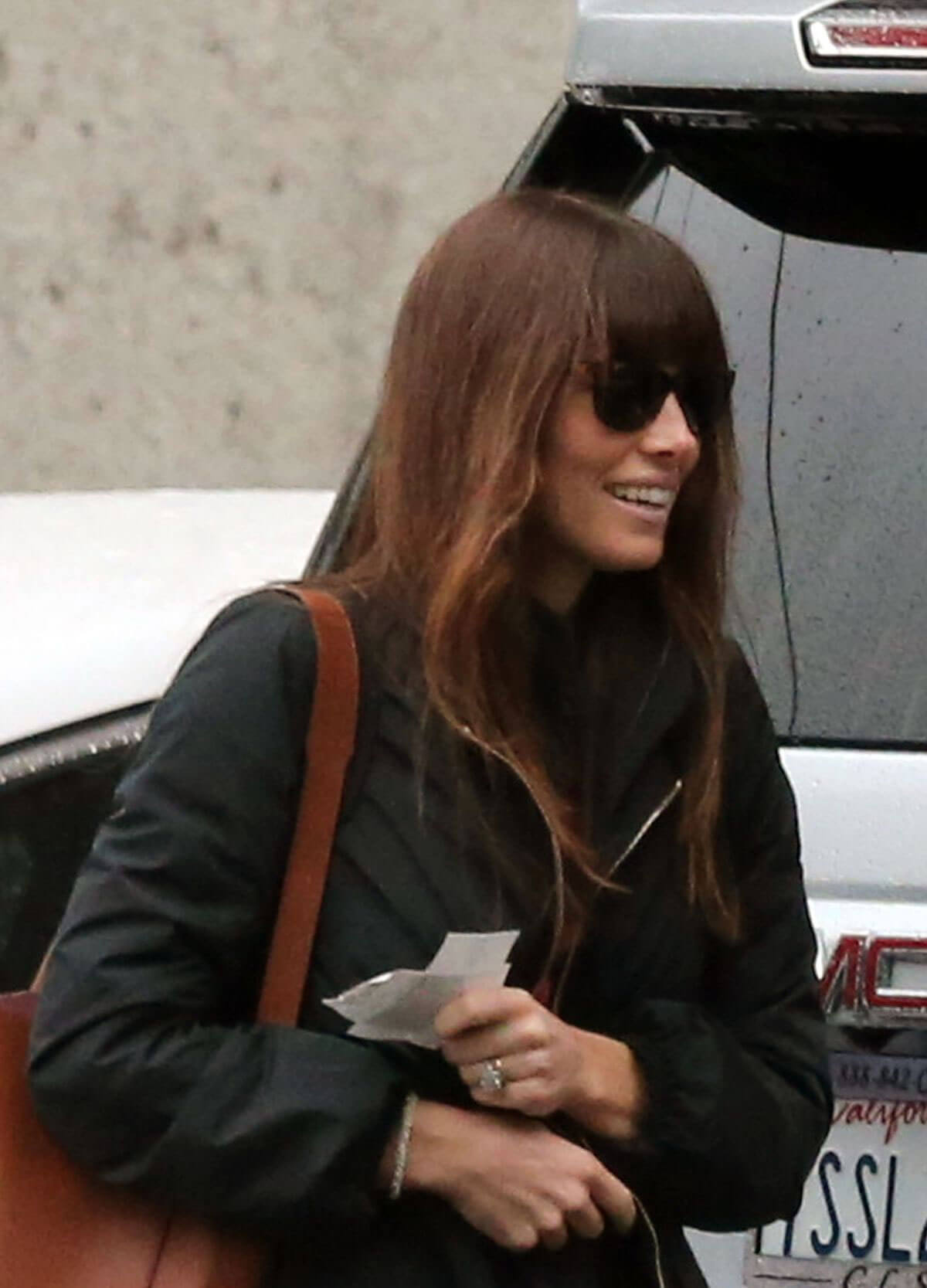 Jessica Biel Shopping at Wilshire Boulevard in Los Angeles