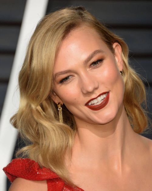 Karlie Kloss Stills at 2017 Vanity Fair Oscar Party in Beverly Hills 2