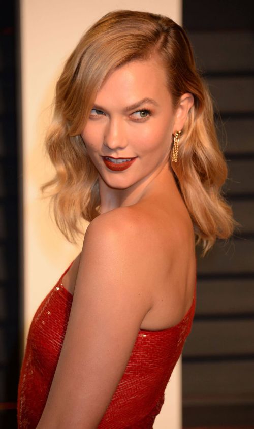 Karlie Kloss Stills at 2017 Vanity Fair Oscar Party in Beverly Hills 4