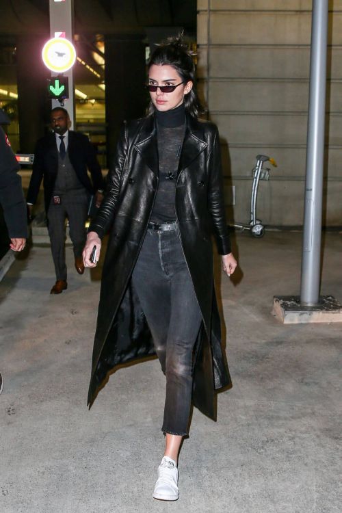 Kendall Jenner Stills at CDG Airport in Paris 1