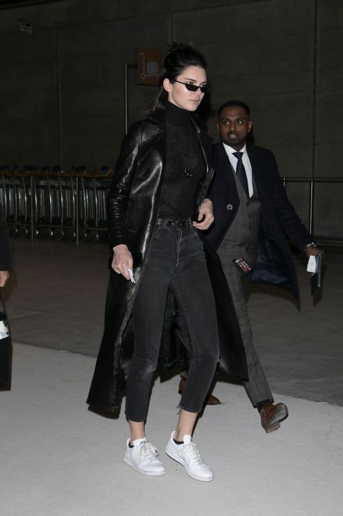 Kendall Jenner Stills at CDG Airport in Paris 9