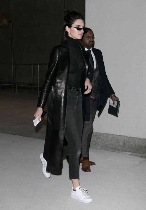 Kendall Jenner Stills at CDG Airport in Paris 10