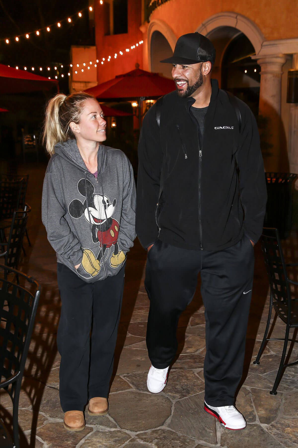 Kendra Wilkinson Night Out in Calabasas