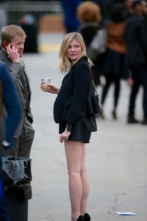 Kirsten Dunst Stills Out and About in Santa Monica 4