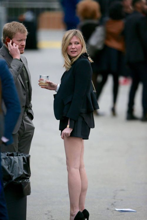 Kirsten Dunst Stills Out and About in Santa Monica 5