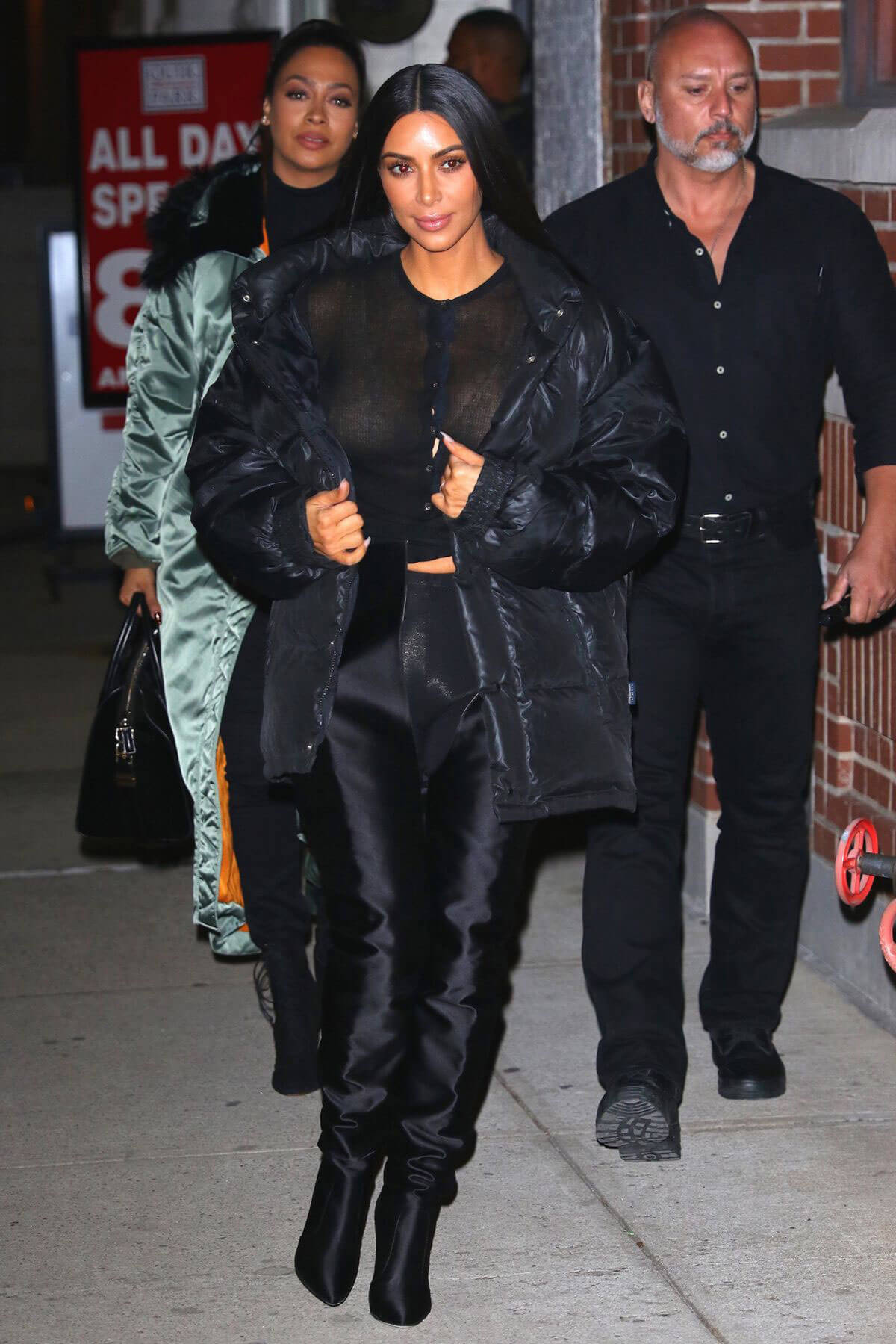 Kylie Jenner Arrives to Her Store Oppening in New York