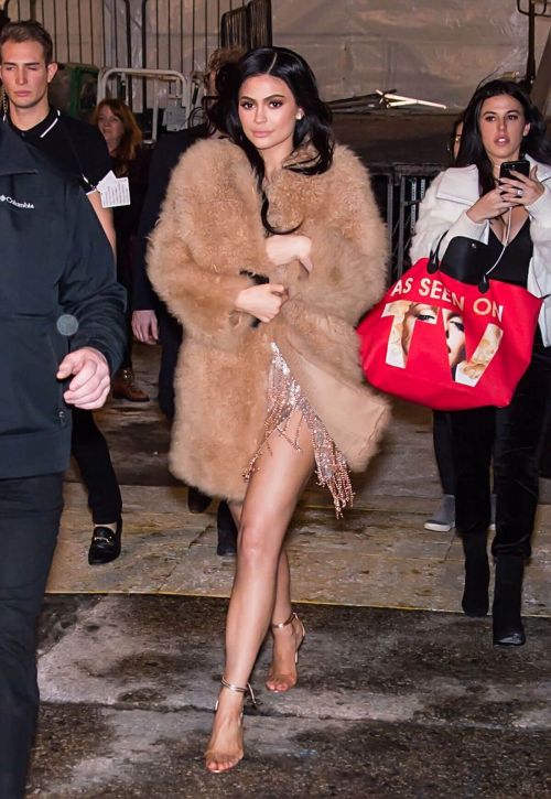 Kylie Jenner Stills Leaves Jeremy Scott Fashion Show