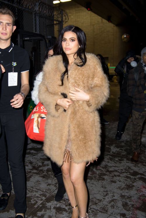 Kylie Jenner Stills Leaves Jeremy Scott Fashion Show 5