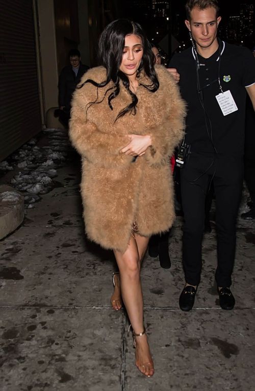 Kylie Jenner Stills Leaves Jeremy Scott Fashion Show 9