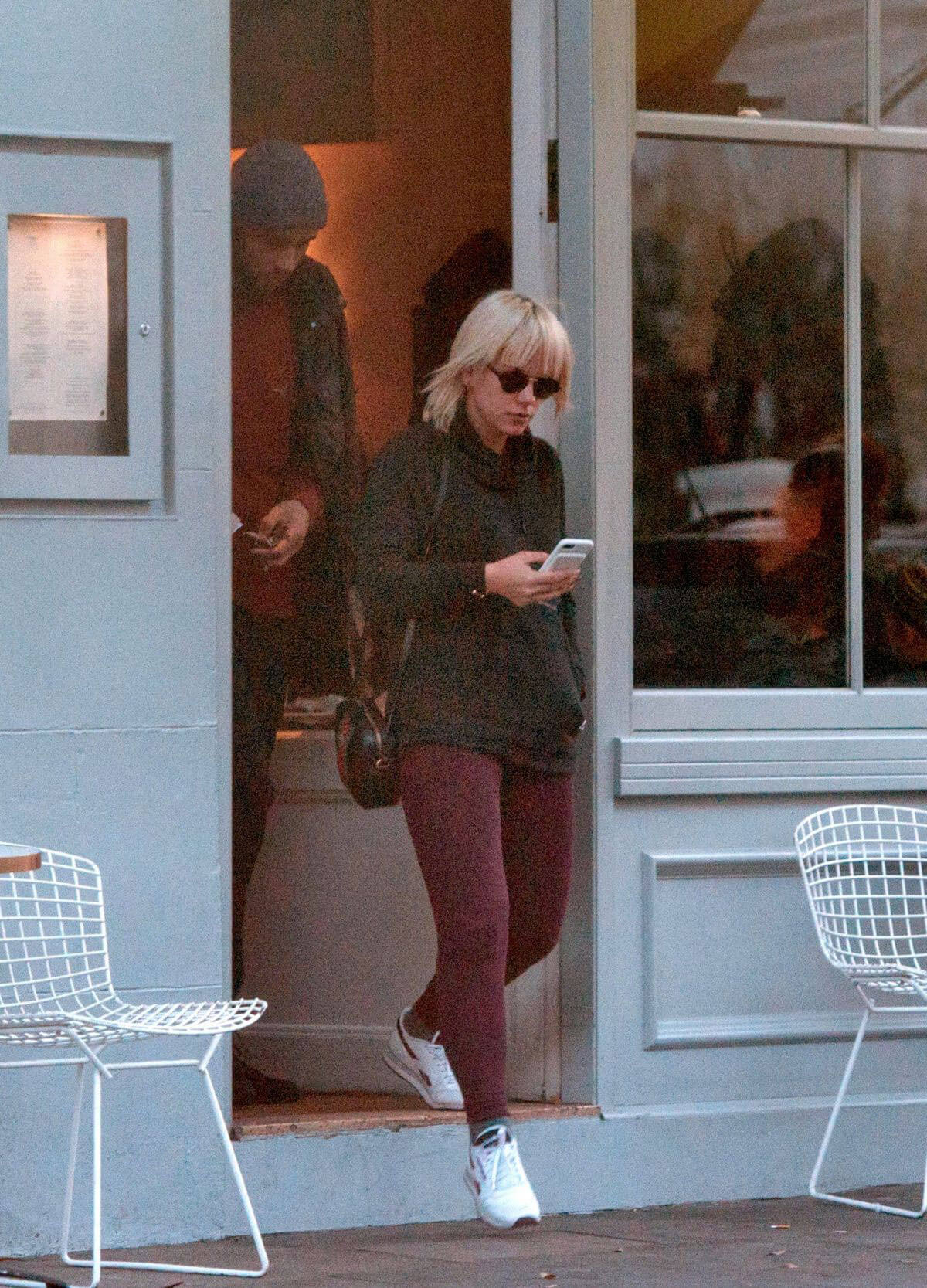 Lily Allen Out For Lunch in Notting Hill