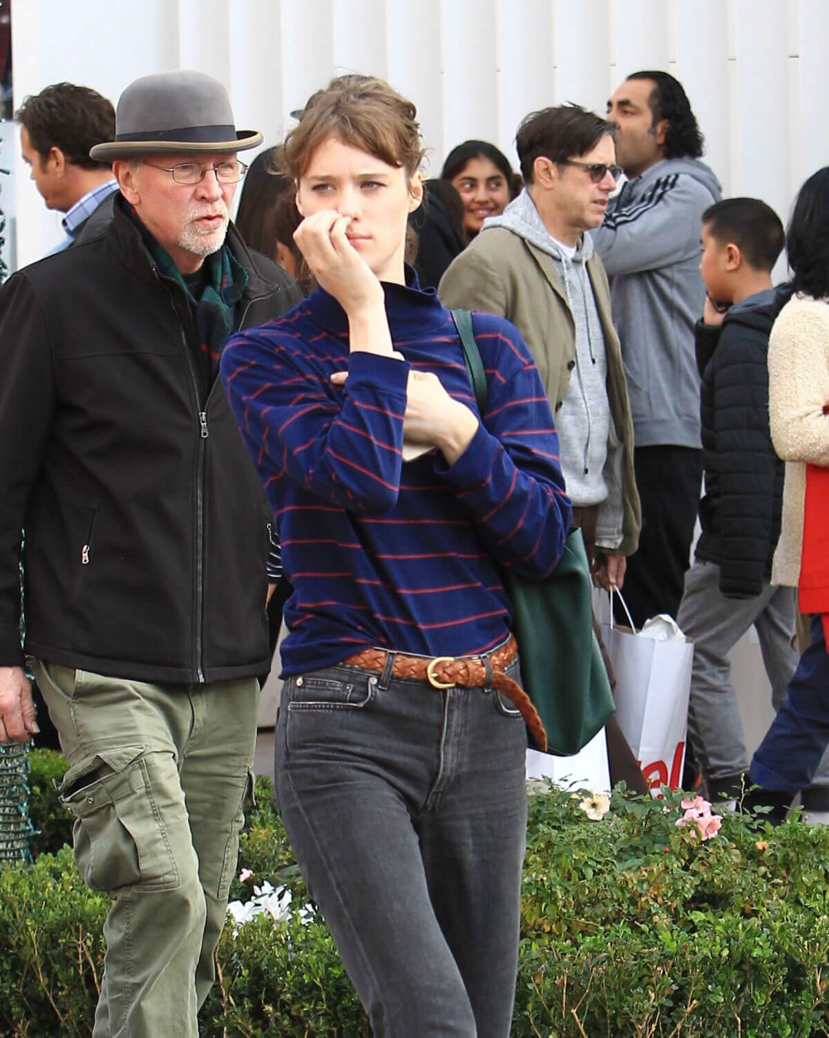 Mackenzie Davis Out For Shopping in Los Angeles