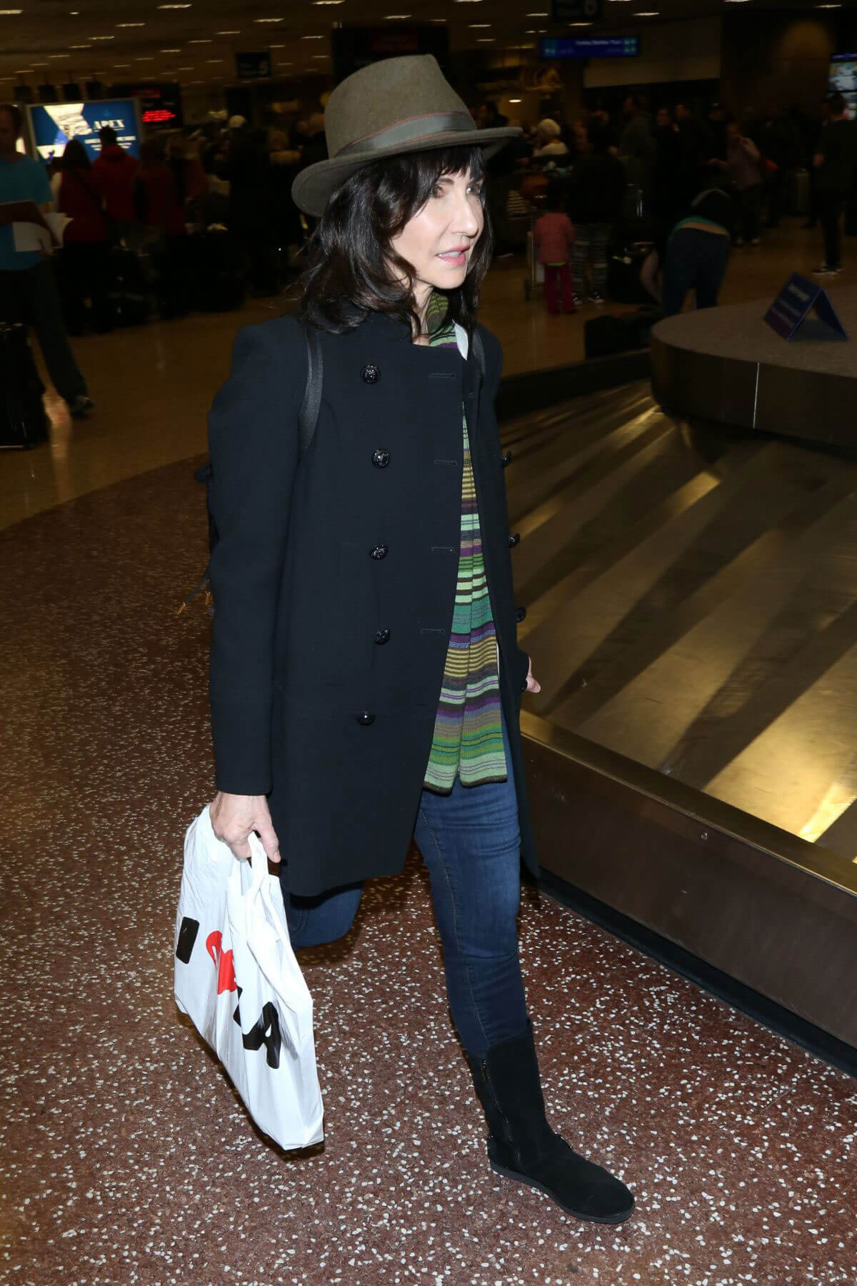 Mary Steenburgen Arrives in Salt Lake City