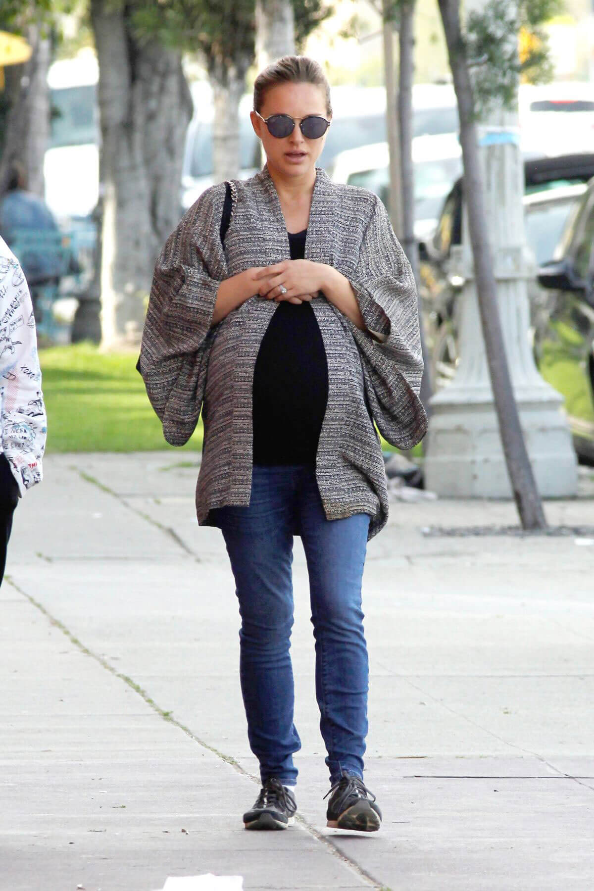 Pregnant Natalie Portman Stills Out for Lunch in Silverlake