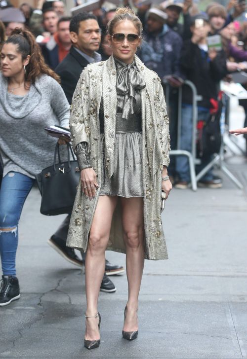 Jennifer Lopez Stills Leave The View in New York 03/01/2017 1
