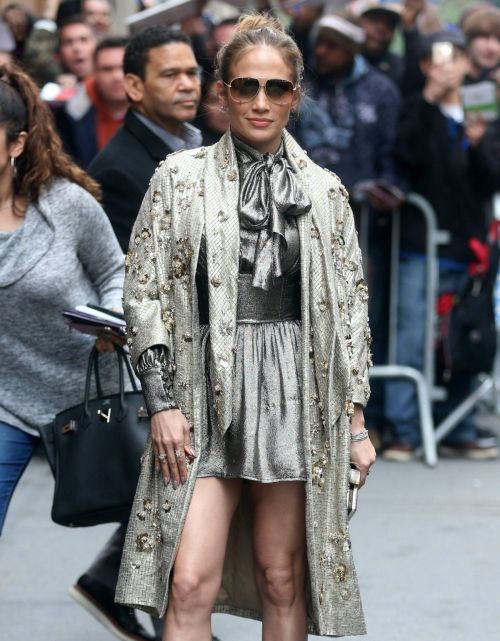 Jennifer Lopez Stills Leave The View in New York 03/01/2017 2