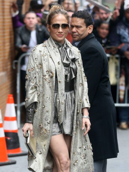 Jennifer Lopez Stills Leave The View in New York 03/01/2017 6