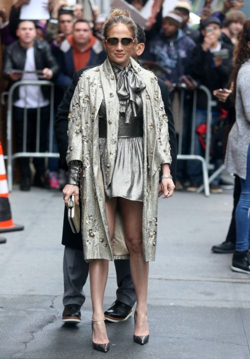 Jennifer Lopez Stills Leave The View in New York 03/01/2017 7