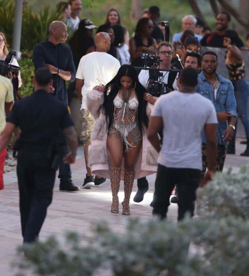 Nicki Minaj Stills on the Set of a Music Video in Miami Beach 2