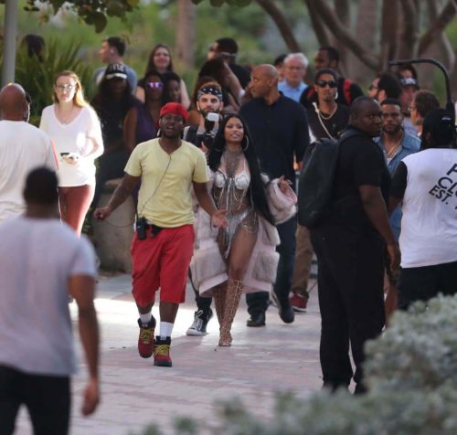 Nicki Minaj Stills on the Set of a Music Video in Miami Beach 6