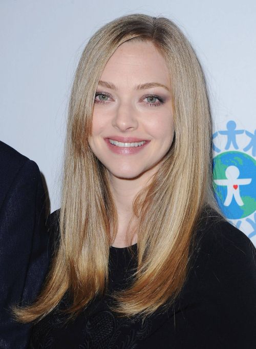 Amanda Seyfried Stills at World of Children Hero Award in Beverly Hills 1