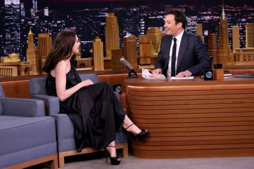 Anne Hathaway Stills at Tonight Show Starring Jimmy Fallon 2